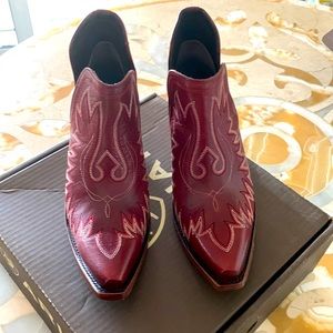NIB Ariat Dixon Bootie